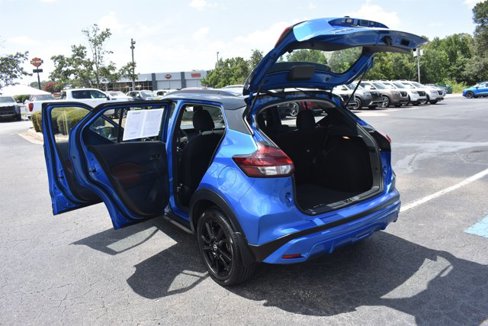 Used 2023 Nissan Kicks SR image 16
