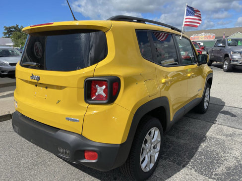Used 2015 Jeep Renegade Latitude w/ Cold Weather Group II image 10