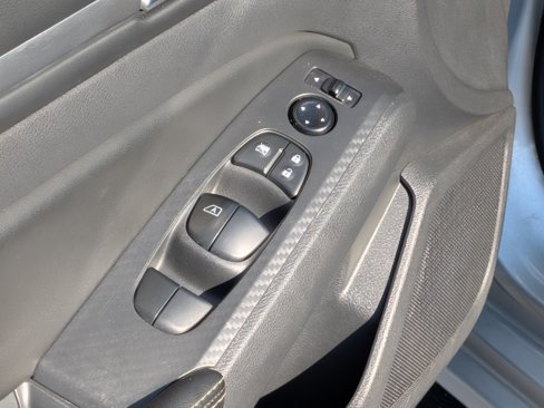 Used 2022 Nissan Altima 2.5 SV image 15