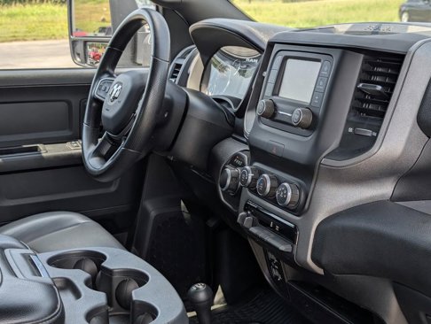 Used 2024 RAM 2500 Tradesman w/ Chrome Appearance Group image 33