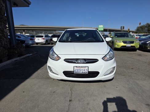 Used 2013 Hyundai Accent SE image 2