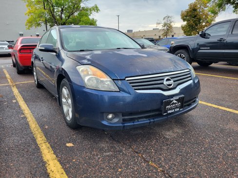 Used 2007 Nissan Altima 3.5 SL w/ Emergency Aid Pkg image 3