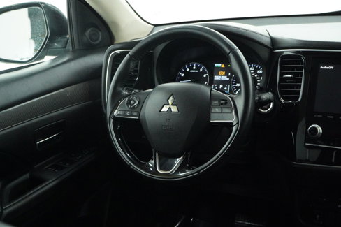 Used 2020 Mitsubishi Outlander SEL image 13