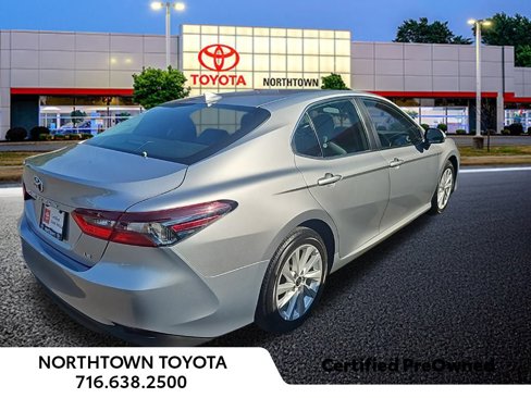 Used 2022 Toyota Camry LE image 21