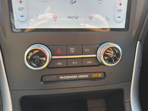 Used 2024 Ford Edge SEL image 18