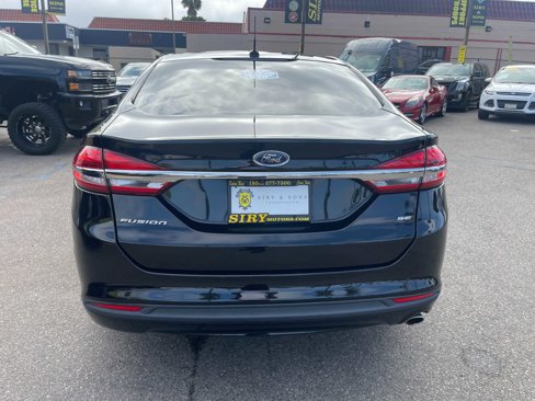 Used 2017 Ford Fusion SE image 4