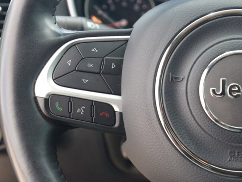 Used 2018 Jeep Compass Latitude image 18