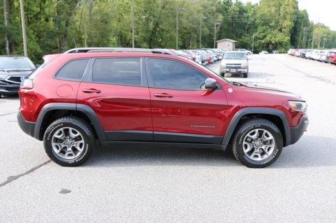 Used 2019 Jeep Cherokee Trailhawk image 9