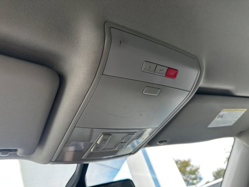 Used 2018 Volkswagen Atlas SE image 71