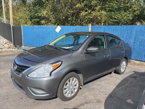 Used 2016 Nissan Versa SV image 1