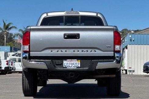 Used 2017 Toyota Tacoma SR5 w/ Tow Package image 5