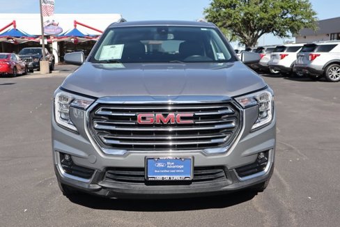 Used 2024 GMC Terrain SLT image 11