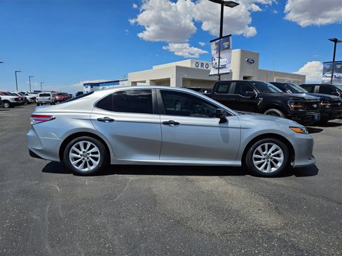 Used 2023 Toyota Camry LE image 4