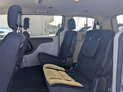Used 2019 Dodge Grand Caravan SXT image 14