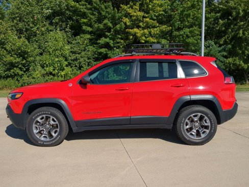 Used 2019 Jeep Cherokee Trailhawk w/ Cold Weather Group image 3