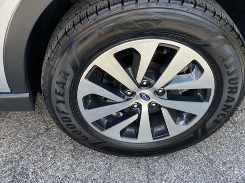 Used 2022 Subaru Outback Premium image 32