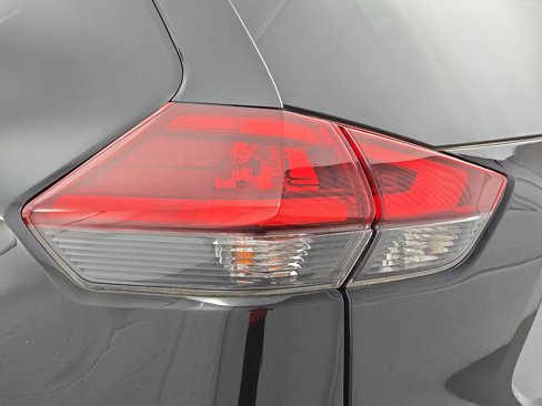 Certified 2019 Nissan Rogue SV image 34