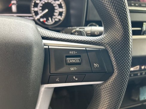 Used 2024 Mitsubishi Outlander ES image 38