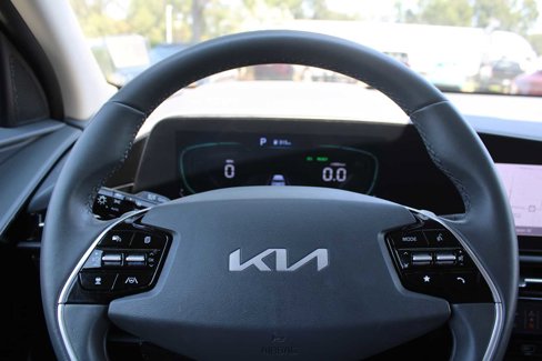 Certified 2023 Kia Niro EX Touring image 25