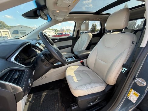Used 2019 Ford Edge Titanium w/ Equipment Group 301A image 7