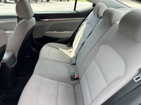 Used 2020 Hyundai Elantra SEL image 12