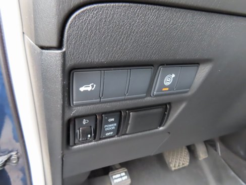 Used 2018 Nissan Armada SL w/ Premium Package image 12