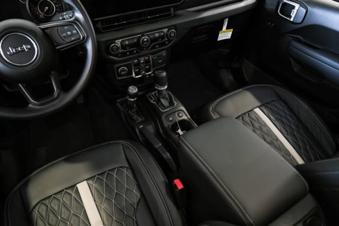 Used 2025 Jeep Gladiator Sport image 58