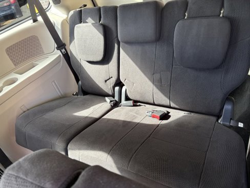 Used 2013 Dodge Grand Caravan SE image 30