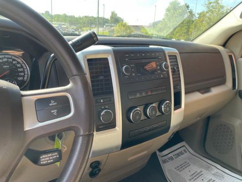 Used 2009 Dodge Ram 1500 Truck SLT image 17