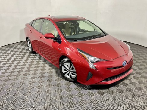 Used 2017 Toyota Prius Two image 5