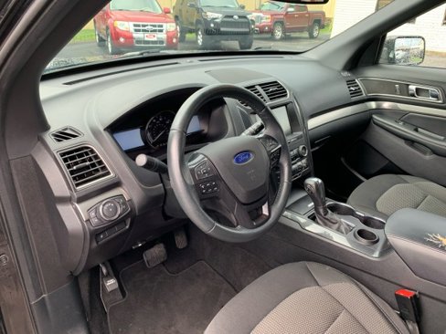 Used 2019 Ford Explorer XLT w/ Equipment Group 201A image 8