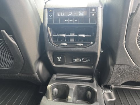 Used 2022 Jeep Grand Cherokee L Laredo w/ Luxury Tech Group I image 30