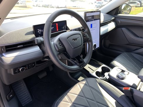 Used 2023 Ford Mustang Mach-E Select image 15
