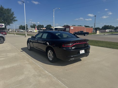 Used 2019 Dodge Charger SXT image 6
