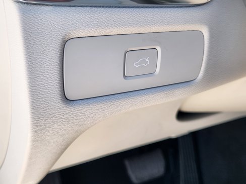 New 2025 Volvo XC60 B5 Core image 21
