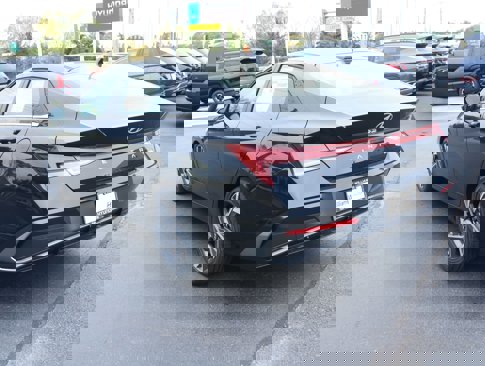New 2025 Hyundai Elantra Limited image 8
