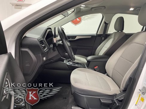 Used 2022 Ford Escape SE w/ Cold Weather Package image 11