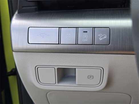 Certified 2024 Hyundai Kona SE image 28