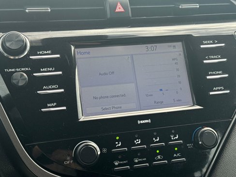 Used 2020 Toyota Camry LE image 21