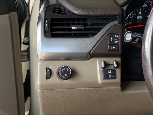 Used 2015 Chevrolet Suburban LT w/ Max Trailering Package image 15