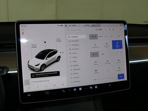 Used 2021 Tesla Model Y Long Range image 16