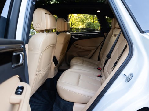 Used 2018 Porsche Macan Sport Edition image 28