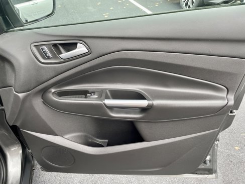Used 2015 Ford Escape SE image 9