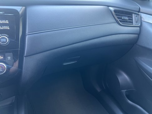 Used 2017 Nissan Rogue SV image 22
