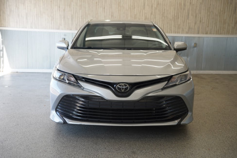 Used 2018 Toyota Camry LE image 2