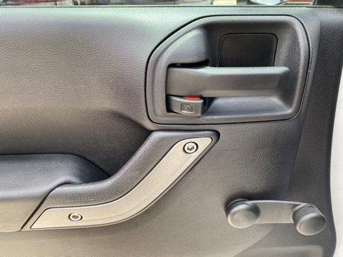 Used 2015 Jeep Wrangler Unlimited Sport image 18