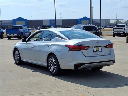 Used 2023 Nissan Altima 2.5 SV image 3