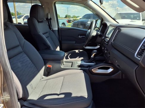 Used 2022 Nissan Frontier SV image 22