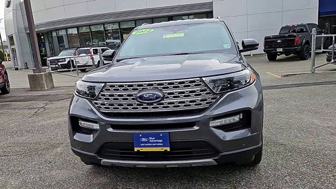 Certified 2022 Ford Explorer Limited w/ Limited Technology Package image 3