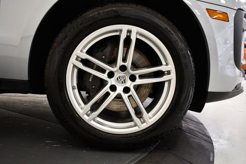 Certified 2023 Porsche Macan image 19
